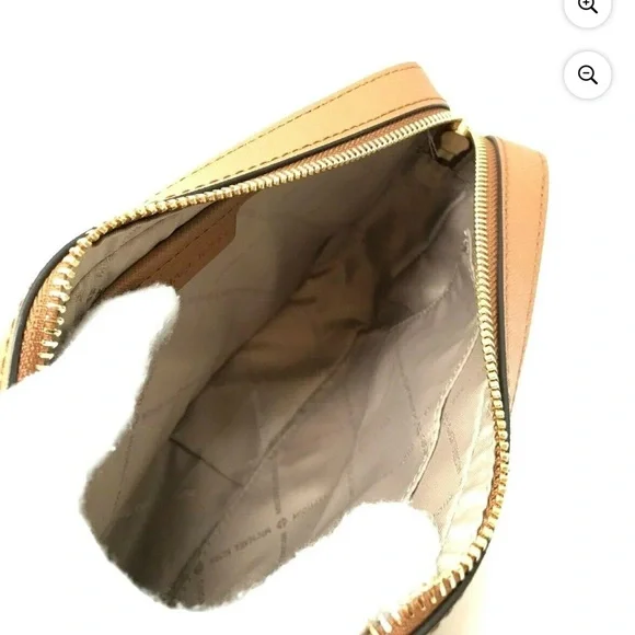 Michael Kors Signature White and Tan Crossbody Bag - Picture 2 of 4